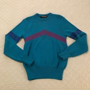 Vintage 80’s Tyrolia by Head wool blend ski sweater. Size small-medium.